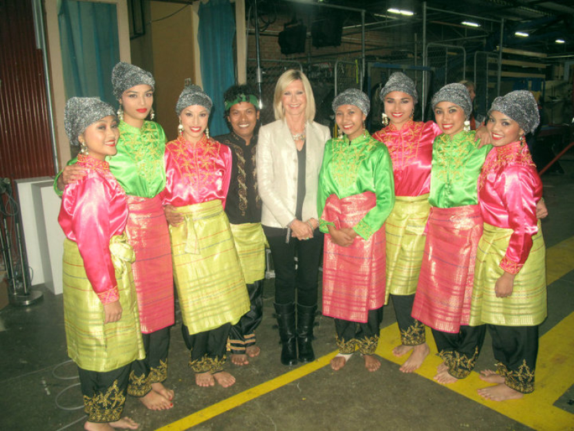 Suara Indonesia Dance Group with Olivia Newton-John at Channel 9 Studios for "Hey Hey It's Saturday" Show, Melbourne 2010